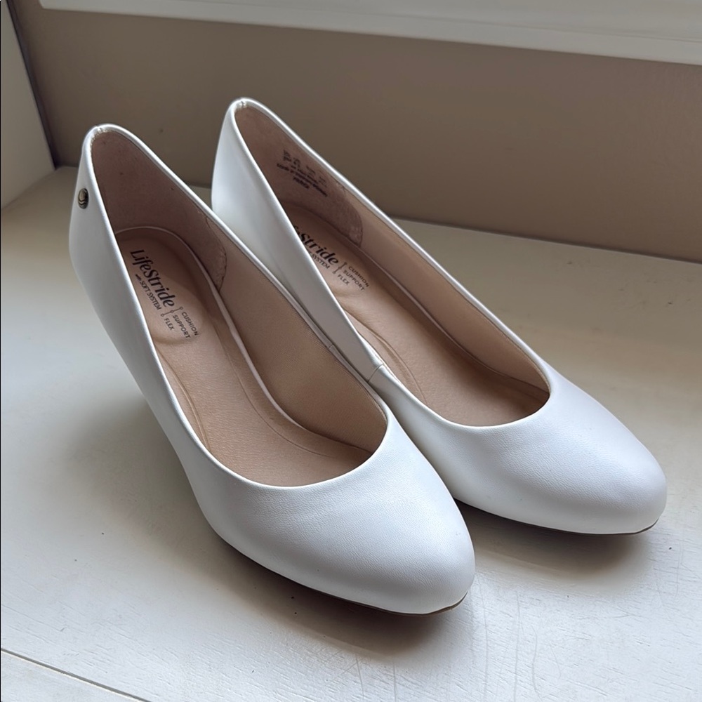 Life Stride White Flats Sleek Minimalist Design